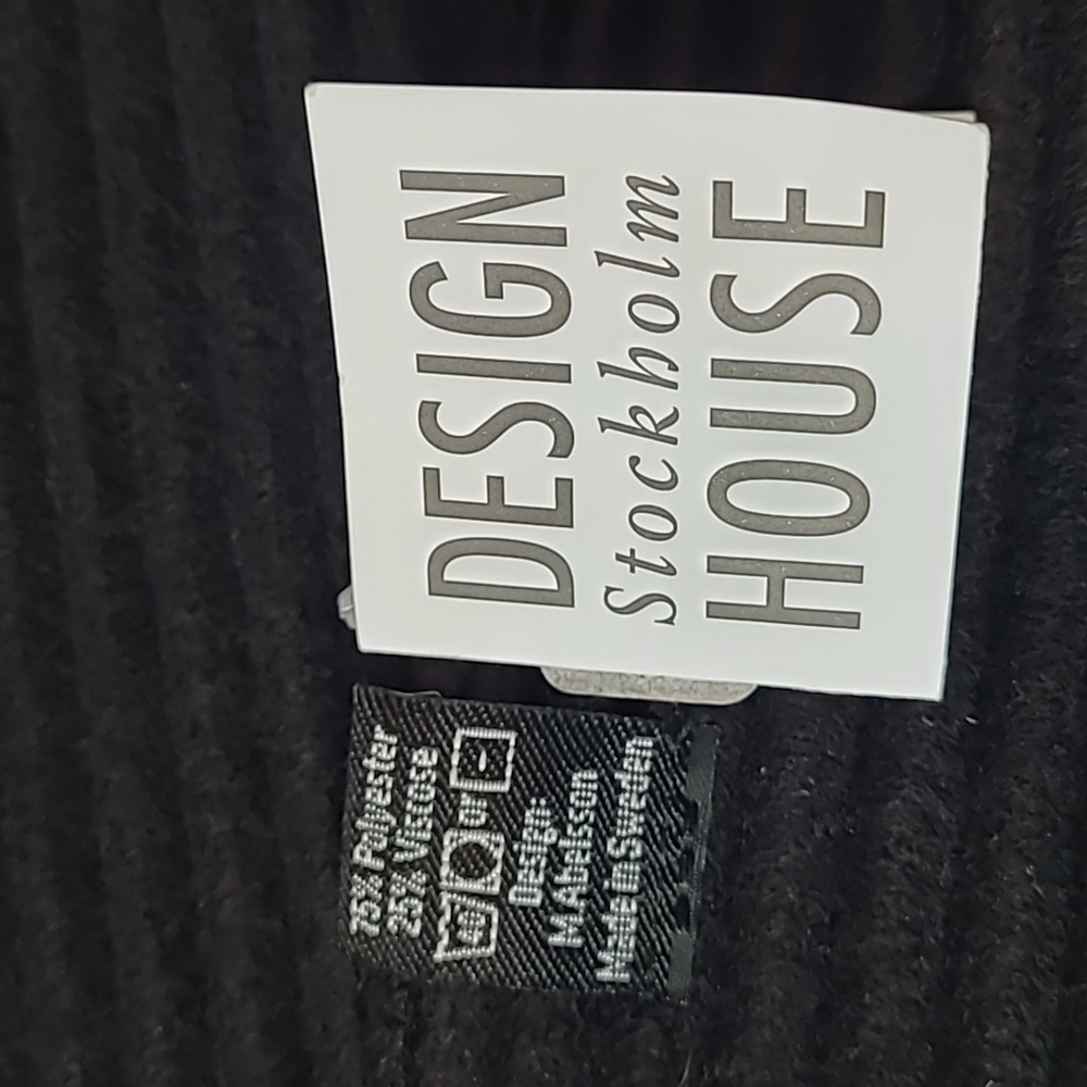 DESIGN STOCKHOLM HOUSE HOODED SCARF - Picture 10 of 11